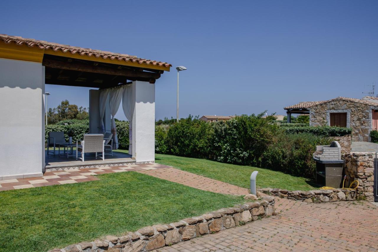 Le Residenze Di Baia Sant'Anna Βίλα Tanaunella Εξωτερικό φωτογραφία