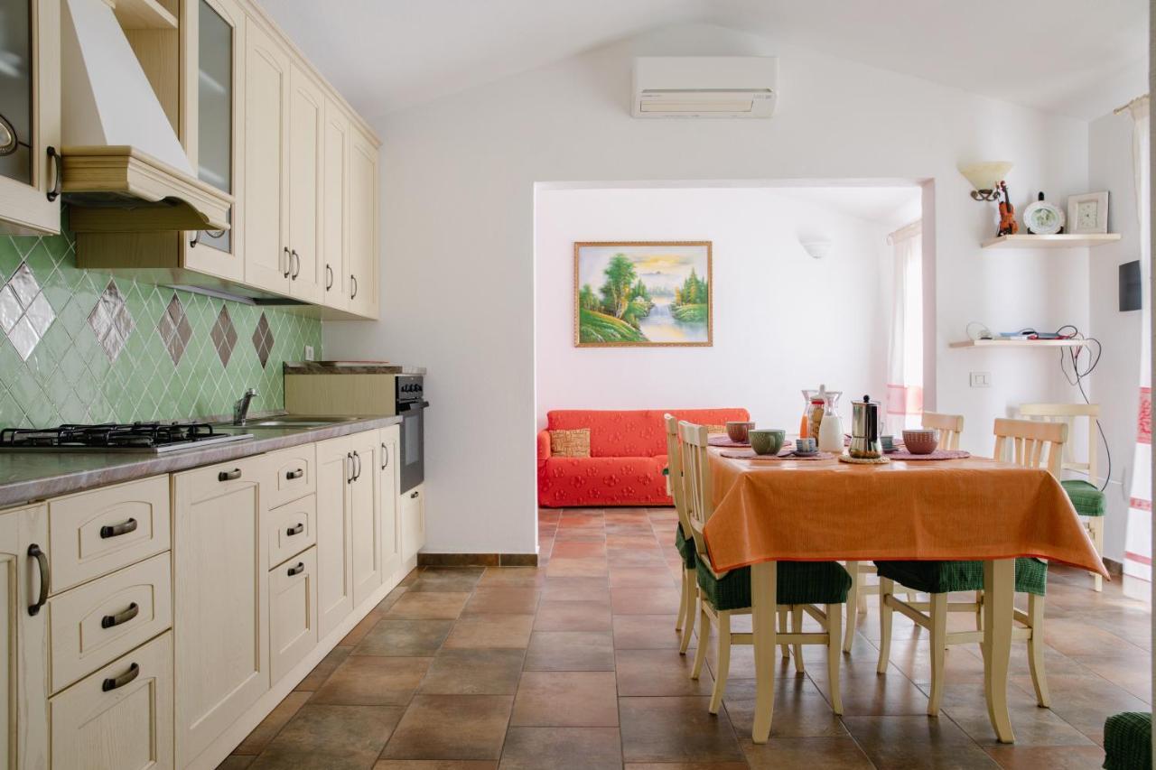 Le Residenze Di Baia Sant'Anna Βίλα Tanaunella Εξωτερικό φωτογραφία