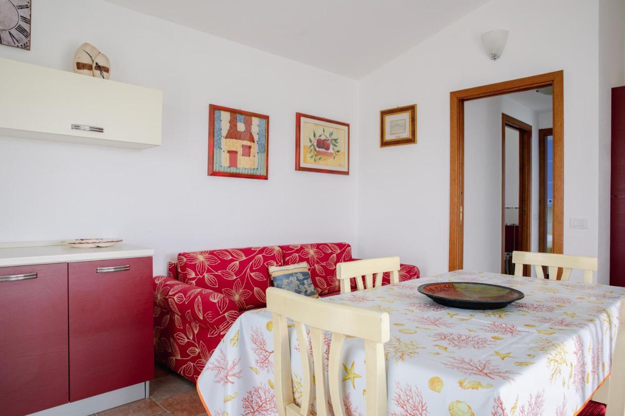 Le Residenze Di Baia Sant'Anna Βίλα Tanaunella Εξωτερικό φωτογραφία
