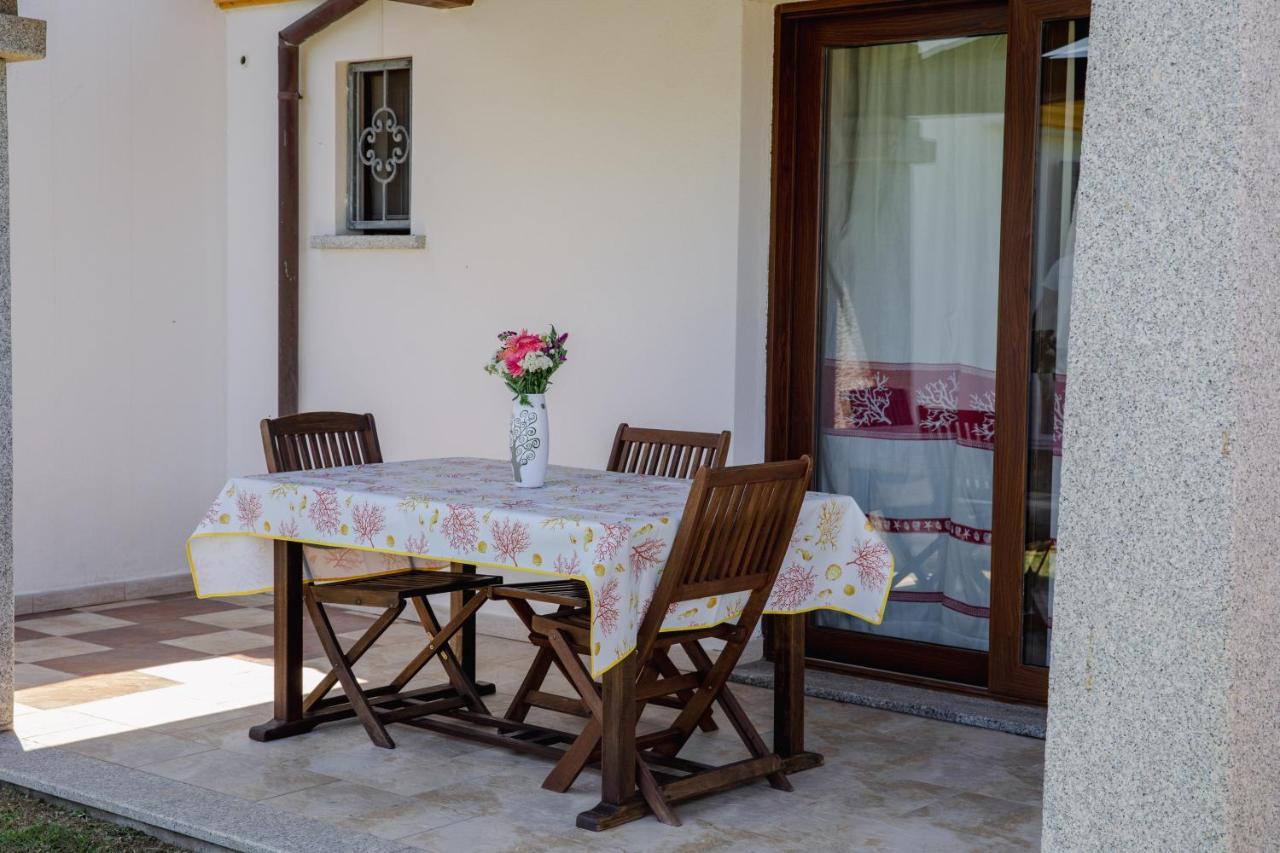 Le Residenze Di Baia Sant'Anna Βίλα Tanaunella Εξωτερικό φωτογραφία