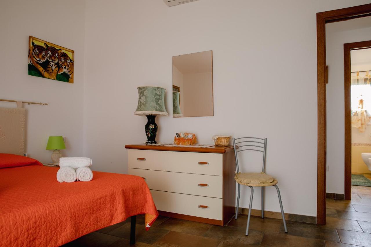 Le Residenze Di Baia Sant'Anna Βίλα Tanaunella Εξωτερικό φωτογραφία
